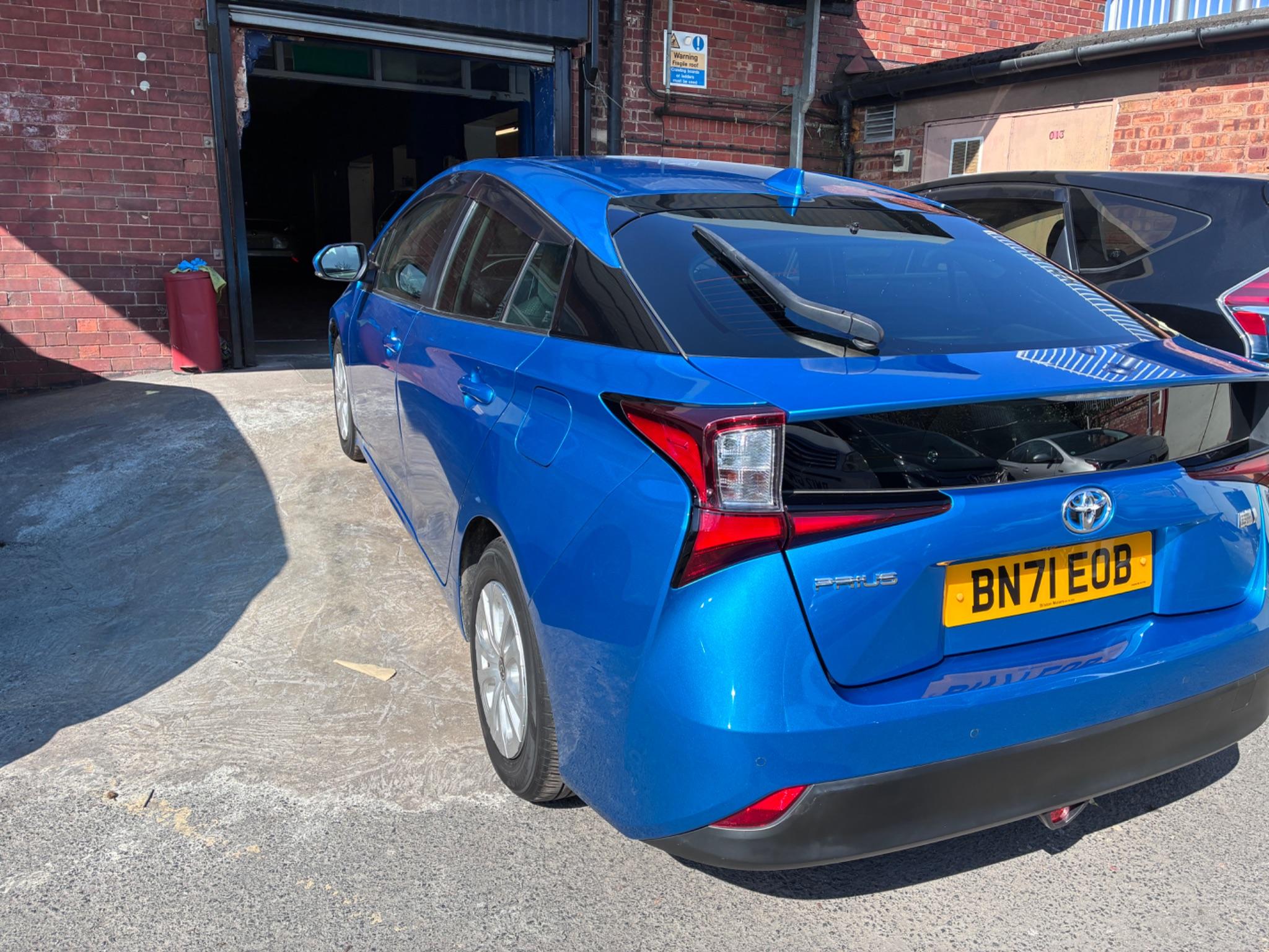Toyota Prius - Business Edition VVhT CVT Image